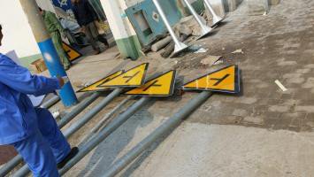 交通標(biāo)志牌 道路安全的無聲守護(hù)者